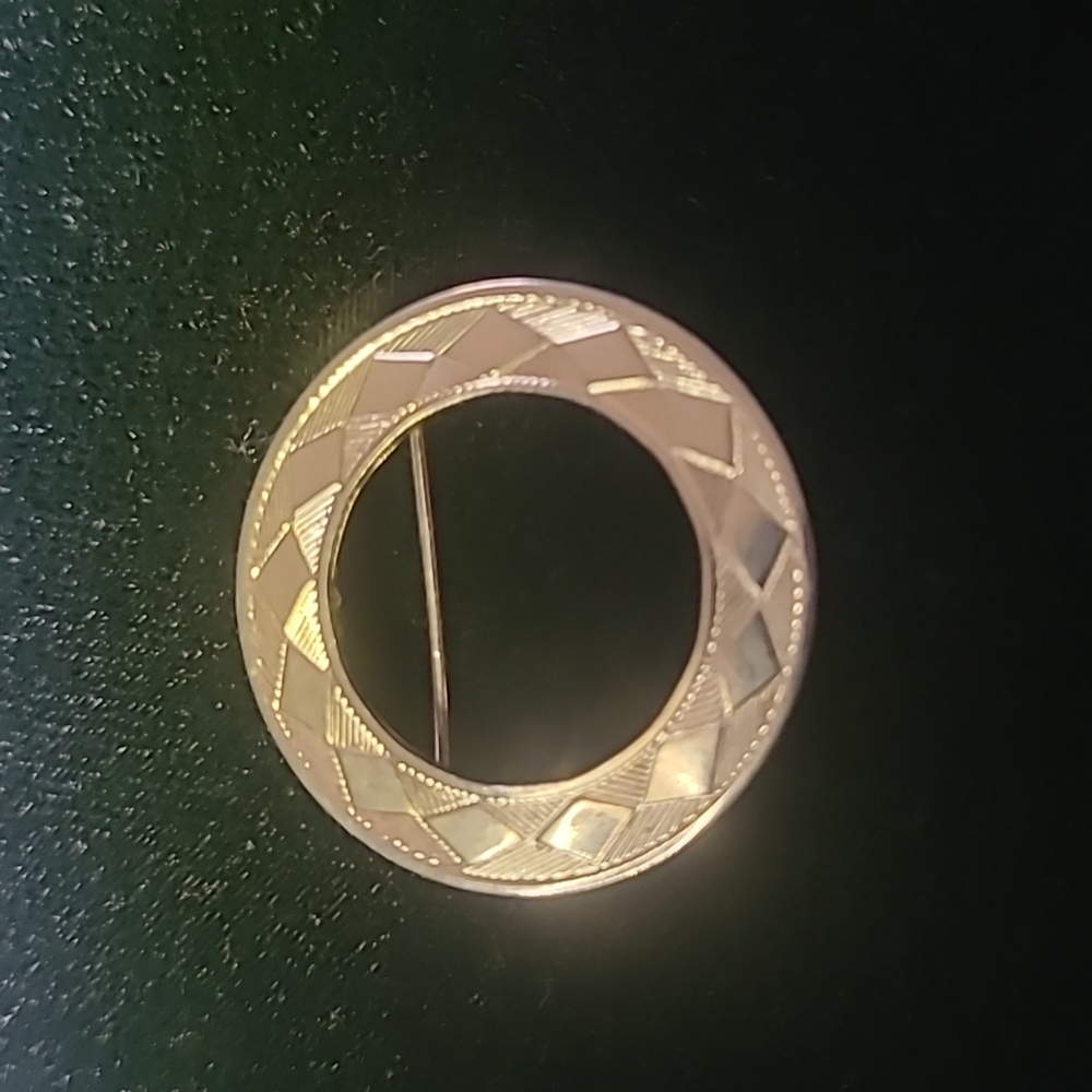 Vintage goltone circular pin